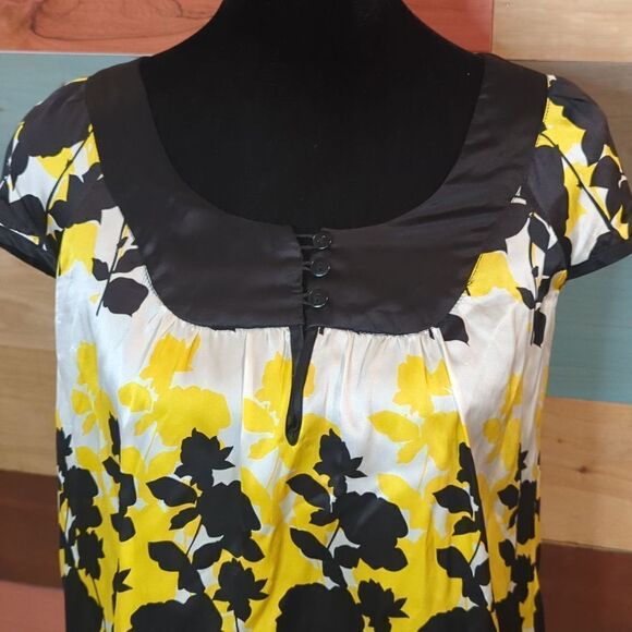 Size two 100% silk INC. Floral blouse - Picture 2 of 6